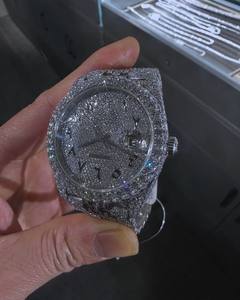 Reloj Analógico de Lujo con Diamantes de Moissanita Automáticos, Correa de Acero Inoxidable con Tachuelas, Movimiento Miyota, Esfera de Cristal - Product Image 6