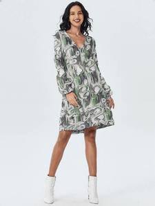 Tissus d'impression numérique personnalisés Vente en gros Femmes Satin de soie 100% Polyester Tissu Satin Floral Tissu pour vêtements - Product Image 3