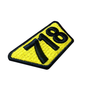 แผ่นผ้าทอลายทแยงพร้อมแผ่นป้ายโลโก้แบบกดด้วยความร้อนสำหรับตัดเย็บเสื้อผ้าตาม3D สั่ง - Product Image 4