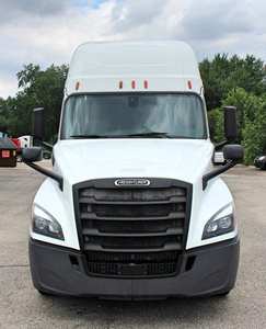 Camión semirremolque Cascadia 126 Sleeper de alto rendimiento 2018 - Techo elevado, Detroit 455HP, 12 velocidades, con garantía - Product Image 1