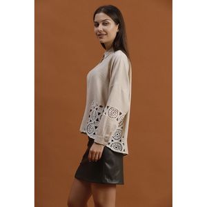 Blusas y Camisas de Mujer con Ribete de Encaje - Venta al por Mayor - Product Image 3