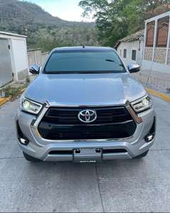 Toyota Hilux 2.8 4X4 2025, Equipamiento Completo, Listo para Enviar - Product Image 4