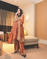 Ensemble Kurti et pantalon 3 pièces de créateur en soie Vatikan avec broderie de sequins, vêtements ethniques de boutique, tailles plus, costumes prêts-à-porter