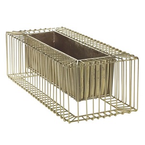 Jardinera de metal negro de diseñador elegante hecha para agregar un toque verde moderno pero clásico a decoraciones elegantes para el hogar - Product Image 6