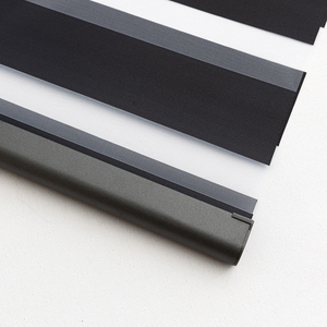 Persianas Zebra Manuales a Medida, Listas para Instalar, con Tela 100% Opaca, Operadas con <span class=keywords><strong>Cadena</strong></span> Manual - Product Image 3