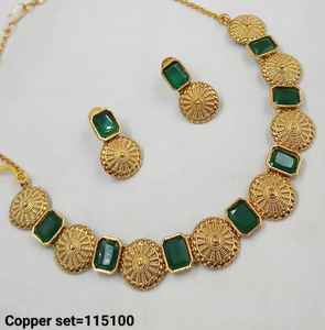 ENSEMBLE DE BIJOUX INDIENS TRADITIONNELS ET À LA MODE EN CUIVRE ENSEMBLE DE BIJOUX DE MARIAGE POUR FEMMES BOUCLES D'OREILLES ET COLLIER - Product Image 2