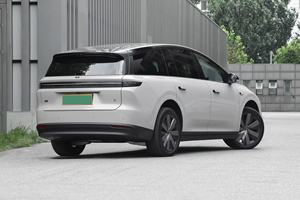 รถ SUV ไฟฟ้า 6 ที่นั่ง ระดับพรีเมียม มือสอง กำลังไฟ 400 กิโลวัตต์ มอเตอร์คู่ ขับเคลื่อนสี่ล้อ ระยะทางวิ่ง 720 กิโลเมตร (มาตรฐาน CLTC) เกียร์อัตโนมัติ ภายในสีเข้ม - Product Image 5