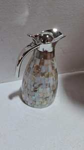 Tetera de Lujo Decorada con Concha de Nácar con Asa y Tapa, Servidor de Café y Té Elegante y Ecológico - Product Image 2