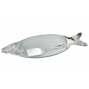 Plateau en métal moderne avec découpes géométriques audacieuses, en laiton antique de qualité supérieure, au design sculpté intemporel, plaqué et sûr. - Product Image 1