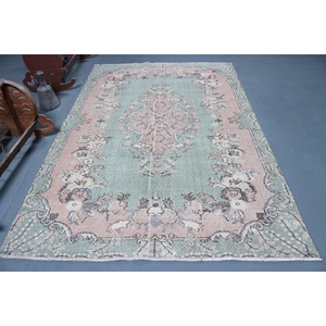 Tapis vintage 5,6 x 8,6 pieds, grand tapis turc, tapis en laine vert à motifs floraux - Product Image 1