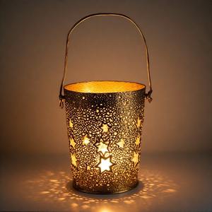 TinselTorch Winter Blessing Bougeoir en aluminium Design élégant en fonte Parfait pour la veille de Noël et la décoration de vacances - Product Image 4