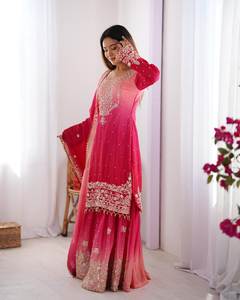 Ensemble Salwar Kameez Traditionnel pour Femmes en Tissu Chinon Lourd Intemporel avec Couche Intérieure Séchage Rapide pour les Occasions de Fête - Product Image 4