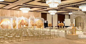 Mandap de mariage élégant à thème ouvert, style Bollywood, très demandé pour mariages anglais au Royaume-Uni, ensemble de mandaps portables personnalisés pour événements aux États-Unis - Product Image 2