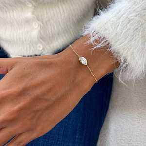 Pulsera de Cadena Minimalista de Oro Amarillo de 14K con Diamante de Laboratorio de 0.71 Ct, Corte Marquesa, E VS1, Certificado IGI, Regalo Perfecto para Mujer - Product Image 6