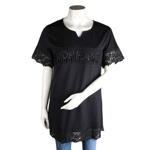 Camiseta con volantes y pedrería para mujer - Negra - Product Image 3