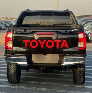 Toyota Hilux 2019 Usada en Buen Estado, Toyota Hilux GL Modificada 2.7L V4 AWD 4x4 GCC 360CAM - Encendido por Botón - Patrol - Product Image 2