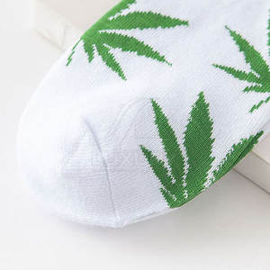 ถุงเท้าระบายอากาศสำหรับผู้ชายถุงเท้าผ้าฝ้ายสำหรับฤดูหนาวดีไซน์ล่าสุด - Product Image 5