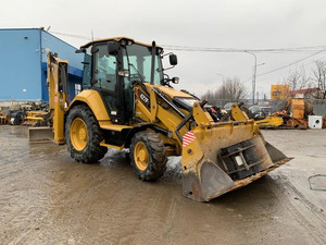 รถตักล้อยางมือสอง CAT 420F/420E 4x4 พร้อมเครื่องยนต์ Caterpillar ปั๊มไฮดรอลิก TCM และเกียร์บ็อกซ์ - รับน้ำหนักได้ 200 ตัน สำหรับขาย - Product Image 3