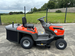 Cortadora de Césped Husqvarna TC112 Naranja, con Asiento, Tracción en las Cuatro Ruedas, Motor de Gasolina, Cortadora Profesional para Jardín - Product Image 4