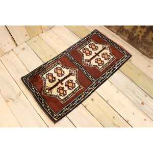 Petit tapis vintage 1,5x2,9 pieds (45x87 cm), tapis turc en laine à imprimé animal brun - Product Image 1