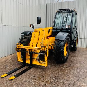 Montacargas con Contrapeso JCB 540-180, Nuevo, Operación Manual, Capacidad de Carga de 3 Toneladas, Motor de Gas LP de 8 HP - Product Image 2