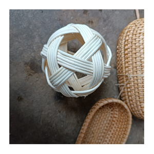 Venta al por mayor Exportador de Vietnam Bola de ratán decorativa hecha a mano Artesanía natural Pedidos al por mayor a bajo precio Oferta - Product Image 1