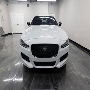 Jaguar XE 2021, el Más Vendido, Paquete Tecnológico, Garantía de 25.000 Millas, Sedán Premium 4D, Motor 2.0L I4 de 16 Válvulas Turboalimentado, Transmisión Automática de 8 Velocidades, Tracción Trasera - Product Image 1