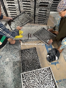 Boîte à mouchoirs en nacre Conteneur de stockage de serviettes Boîte à mouchoirs MOP avec décoration de table à 2 trous - Product Image 6