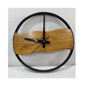 Horloge en bois naturel la plus vendue avec cadre en fer Horloge murale design pour style de chambre artistique à vendre d'Inde - Product Image 1