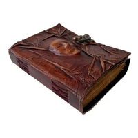 Carnet en cuir fait main Grimoire Visage Horreur avec fermoir en C, 200 pages à bords festonnés, Livre des Ombres. Cadeau idéal pour toutes les occasions