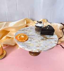 Amira Bloom - Soporte para Pastel Hecho a Mano con Perlas de Madreperla, Apto para Horno, Moderno, para Exhibición de Postres, Eventos de Lujo, Bodas, Mesa Elegante - Product Image 6