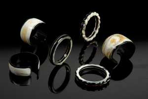 สร้อยข้อมือทรงเรขาคณิตฮอร์นออกแบบใหม่สำหรับผู้หญิงกำไลใหญ่สร้อยข้อมือมรกตเครื่องประดับกำไลข้อมือทรงเรขาคณิต - Product Image 4