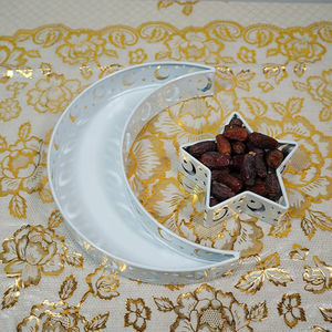 Atractivo diseñador Ramadán bandeja decorativa para servir alimentos hecha de estrella de metal y forma de media luna dulces fechas postre bandeja para servir - Product Image 2