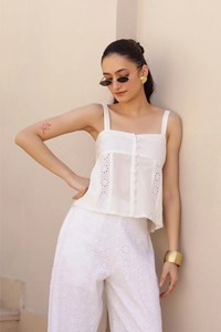 Conjunto conjunto de 2 piezas Western White Hakuba Osian para mujer, pantalón y Top bordados sin cuello con diseño de verano - Product Image 4