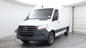 Mercedes-Benz Sprinter Cargo Van 2500 2022, Techo Estándar, 144 Pulgadas, Motor I4 a Gasolina, Tracción Trasera, Usada en Buen Estado - Product Image 4