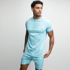 Chándal de 2 piezas de verano personalizado para hombre, Camiseta 100% de algodón y pantalones cortos de malla, conjuntos gemelos con logotipo impreso transpirable, respetuosos con el medio ambiente - Product Image 2