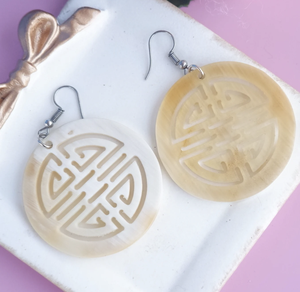 Top qualité dernière conception corne de buffle boucle d'oreille femmes nouvelle mode bijoux boucle d'oreille pour les acheteurs en vrac par l'artisanat de luxe - Product Image 6