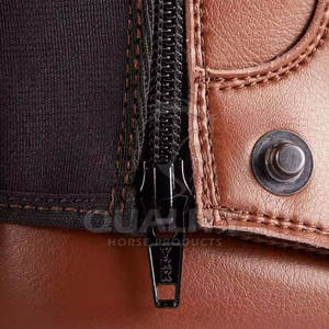 Chaps d'équitation en cuir personnalisables élégants et fonctionnels pour les cavaliers professionnels Chaps d'équitation - Product Image 5