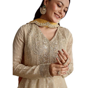 ชุดสูทเคอร์ตาชาราปักลายเนื้อเยื่อสีเบจบดพร้อมชุดปาร์ตี้งานแต่งงาน Dupatta การต้อนรับและการสั่งซื้อที่กำหนดเอง - Product Image 4