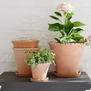 Provence Geschulpte Rand Planter Terracotta Outdoor Decoratieve Bloemenplanter Voor Huis En Hotel Tuin Decoratie Gebruik