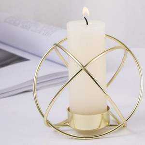 Candelabro de Hierro para Decoración Moderna, Añade un Toque Atrevido y un Aspecto Metálico Clásico - Product Image 6