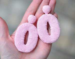 Boucles d'oreilles tendance en gros faites à la main avec des perles, bijoux bohèmes à la mode à prix avantageux - Product Image 4