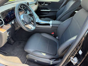 รถยนต์เมอร์เซเดส-เบนซ์ ซี-คลาส ซี 300 4MATIC ปี 2025 สภาพดี ใช้งานน้อย - Product Image 4