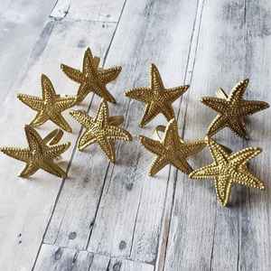 Servilletero de metal de diseño sofisticado con detalles intrincados, ideal para restaurantes de lujo o una elegante mesa para el hogar - Product Image 4