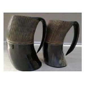 Auténtica taza de cuerno para beber Royal Feel, taza de cuerno vikingo grabada pulida disponible en los precios de fábrica más bajos, tazas de vajilla - Product Image 1