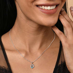 Chaîne avec pendentif cygne emblématique en argent et zircon, design animalier et numérique tendance, pour fiançailles ou cadeau - Product Image 3