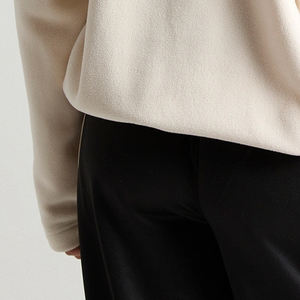 Sudadera de Mujer con Cuello Alto y Media Cremallera, Diseño Urbano Moderno, con Logotipo Personalizado y Mangas Completas, Precio de Fábrica para Compradores - Product Image 4