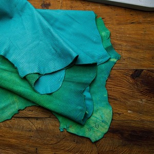 Piel perforada Sky Blue Breezy disponible en 1 a 22 pies cuadrados para productos de cuero personalizados - Product Image 3