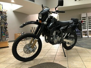 Motocicleta Deportiva Doble Propósito Suzuki DR-Z 400S 2024 2025 Totalmente Equipada, Nueva, en Venta con GARANTÍA - Product Image 5