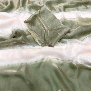 Sari Verde de Satén Fandy con Hermoso Trabajo Zarkhan, Diseño Exclusivo de Diseñador Indio, Blusa Elegante de Última Moda para Adultos, Ropa de Fiesta Nupcial - Product Image 1